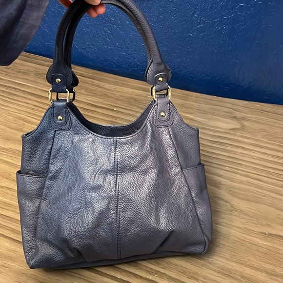 CUORE & PELLE 100% BLUE PEBBLED LEATHER HANDBAG WITH GOLD HARDWARE - Picture 1 of 16